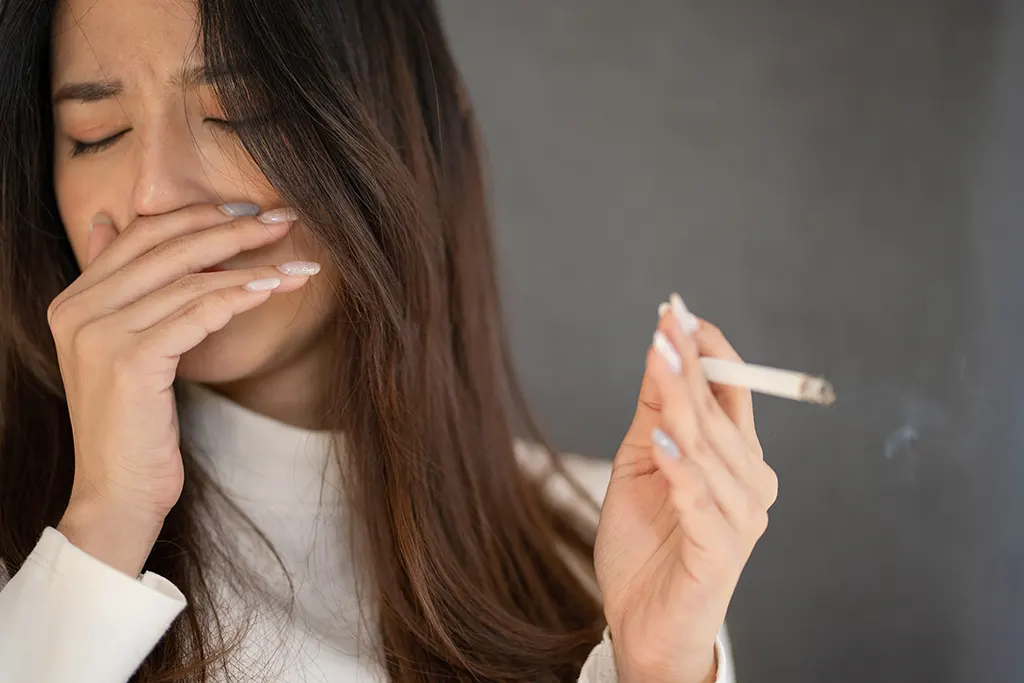 The Visible Side Effects of Smoking in Females