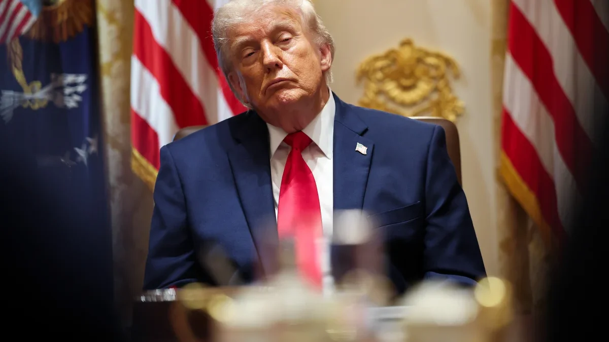President-Trump-Meets-With-His-Cabinet-At-The-White-House-lc9r6xgm