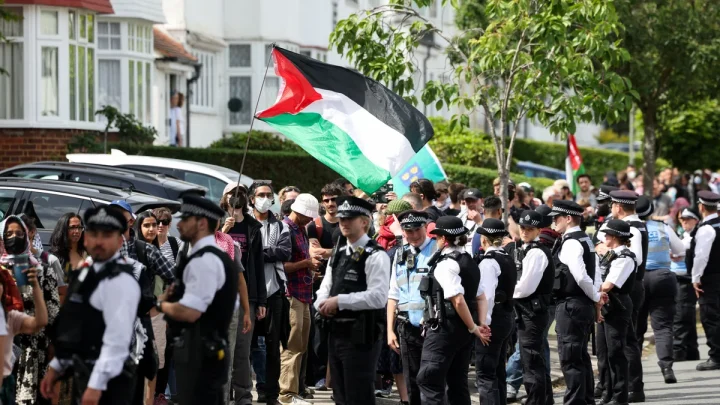 Police arrest 14 after clashes at Israeli property protest outside synagogue