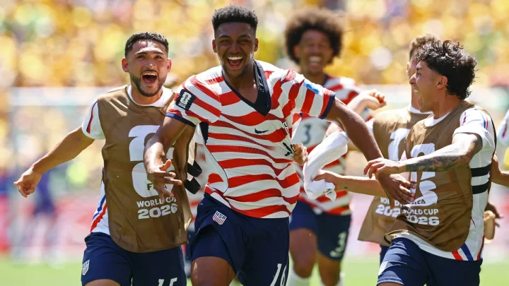 USA feeling soccer fever as they breeze past Australia into World Cup knockouts