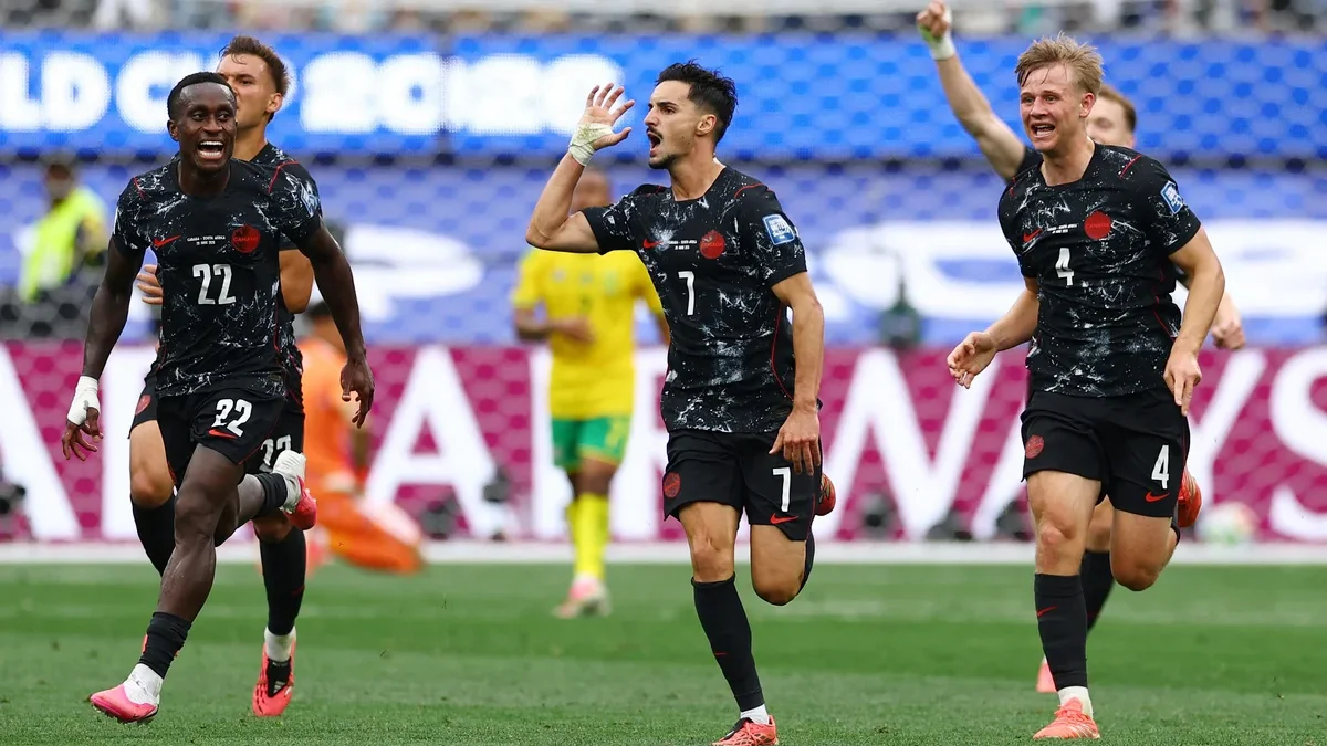 2026-06-28T205431Z_405575964_UP1EM6S1M2ULG_RTRMADP_3_SOCCER-WORLDCUP-ZAF-CAN