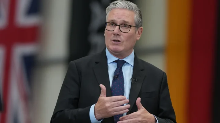 Starmer ‘set to announce under-16s social media ban’