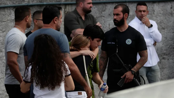Helicopters collide over Rio de Janeiro, killing 6