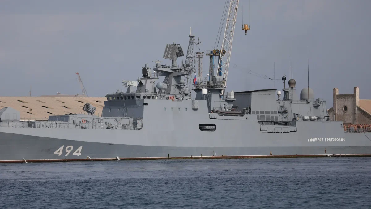 Britain_Russian_Warship__6778