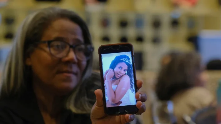 Mother of pregnant teen with cancer who died challenges Dominican Republic’s strict abortion ban