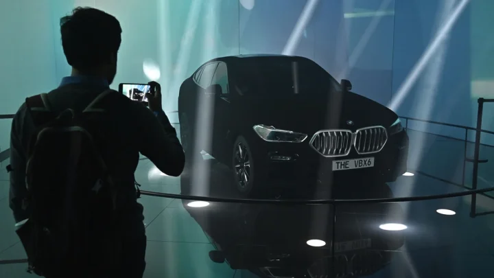 Scientists have a new way to make cars more black than ever before