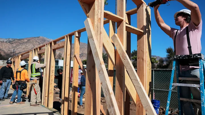 New home sales plunge as stalled-out housing market leaves buyers frustrated