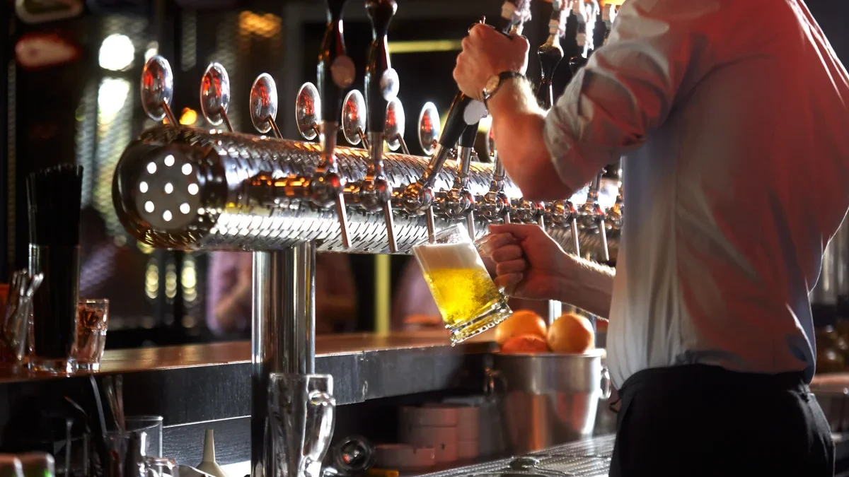 beer-bartender-zero-hours-worker