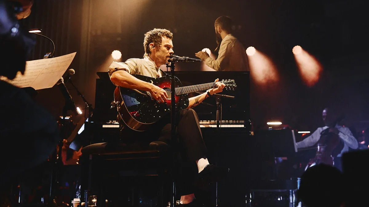 c-Julian-Bajsel-Harry-Styles-and-Jules-Buckley-Orchestra-perform-at-Southbank-Centres-Meltdown-fest