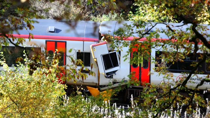 Fatal train crash could have been avoided if driver had used emergency brake system, investigation finds