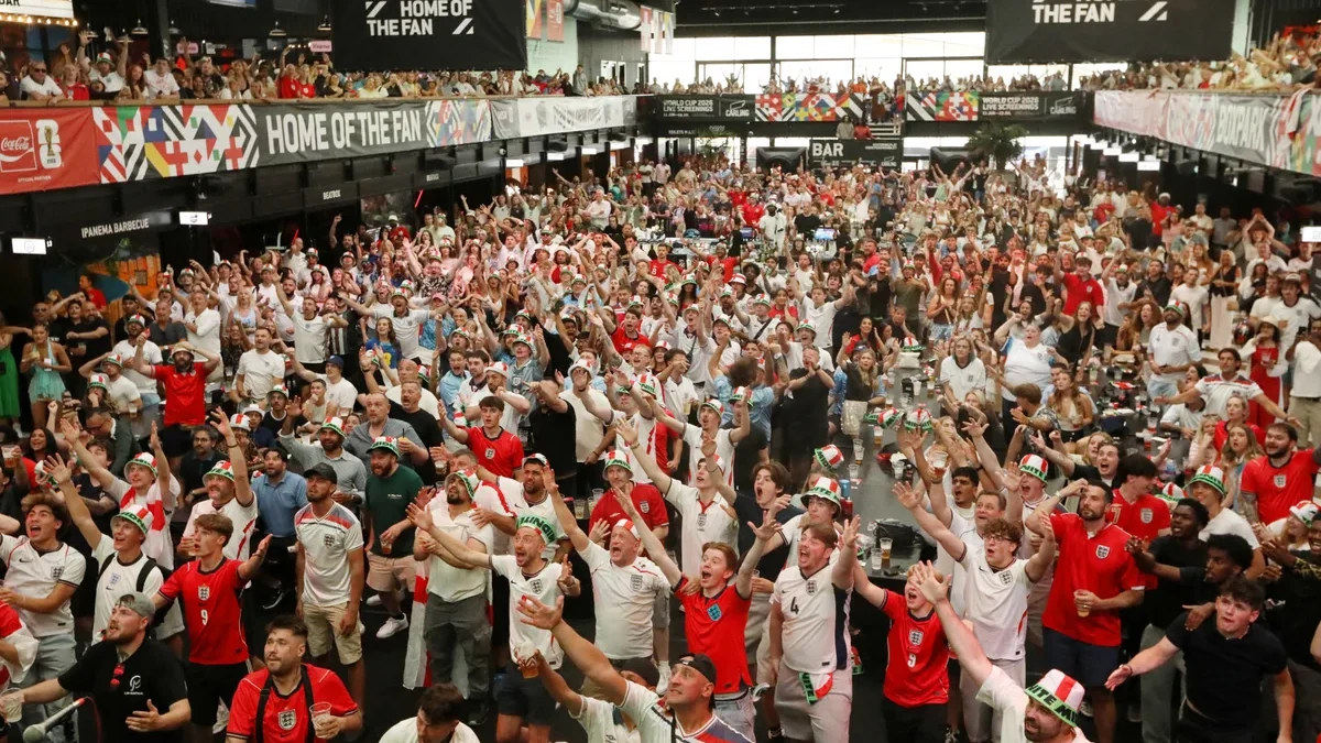 2026-07-01T190444Z_1970923701_UP1EM711AU9P2_RTRMADP_3_SOCCER-WORLDCUP-ENG-COD-FANS-LONDON