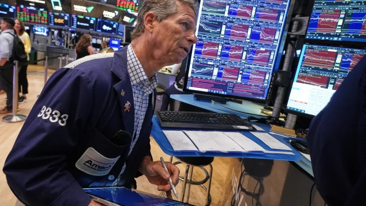 Asian shares rally after Dow hits a record, as some AI shares bounce back
