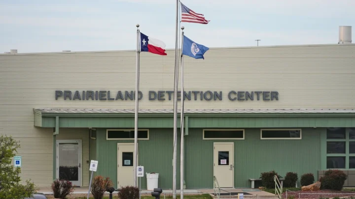 Judges resume sentencing over shooting at Texas immigration facility