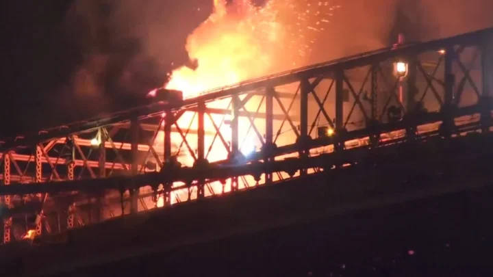 Fire breaks out on Brooklyn Bridge during New York’s fireworks show