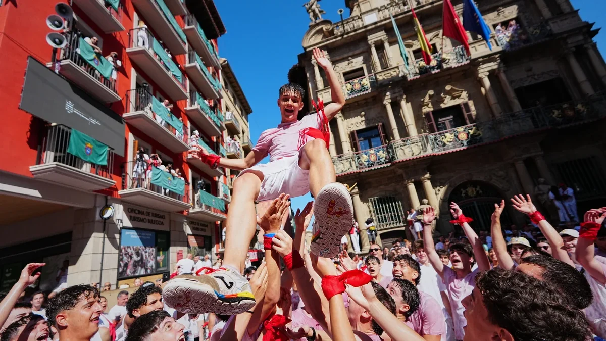 Spain_Running_of_the_Bulls_22_47